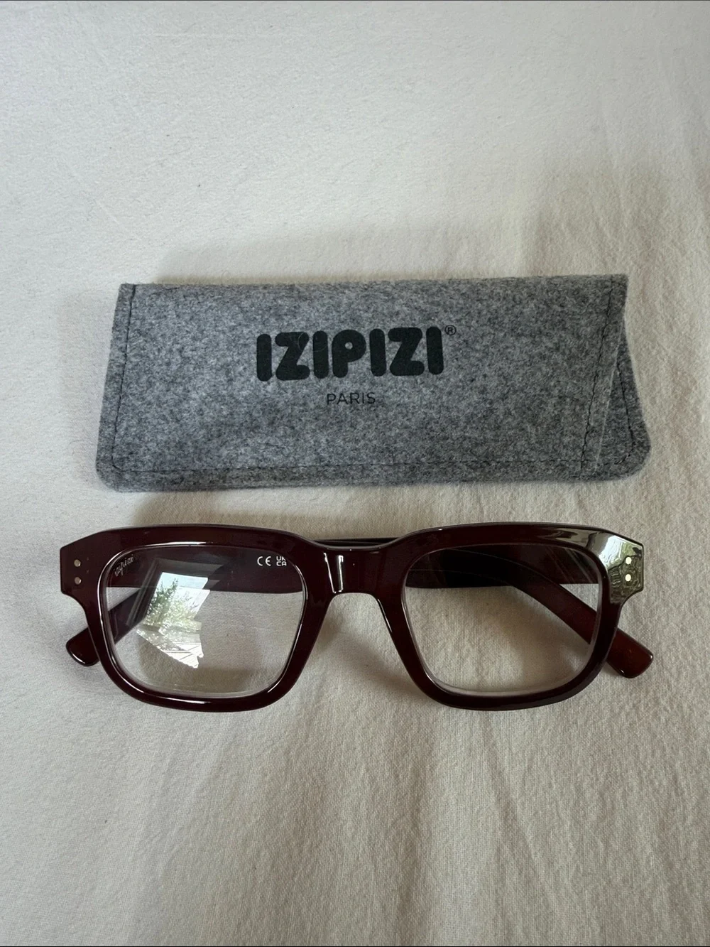 IZIPIZI Burgundy 1.0 Square Readers Glasses with Felt Case